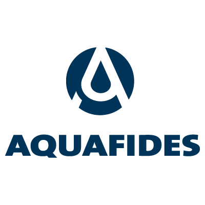 Blaues Logo mit stilisiertem Wassertropfen und dem Schriftzug "AQUAFIDES" darunter.