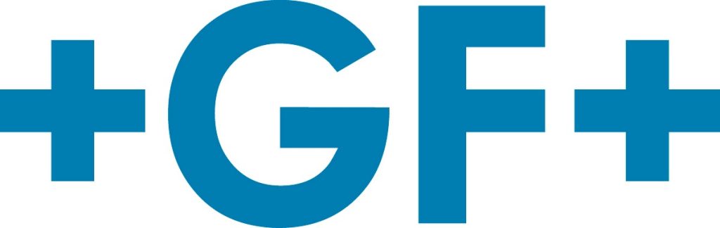 Logo von GF: "GF" in blauer Schrift, umgeben von Pluszeichen. Modernes und kräftiges Design.