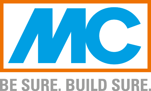 Logo von MC in Blau und Orange mit dem Slogan „Be sure. Build sure.“ darunter. Minimalistisches Design.